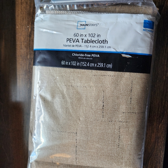 60 x 102 Rectangle Tablecloth - Picture 1 of 3